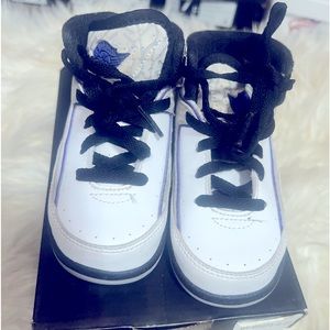 Air Jordan 2 Retro Concords